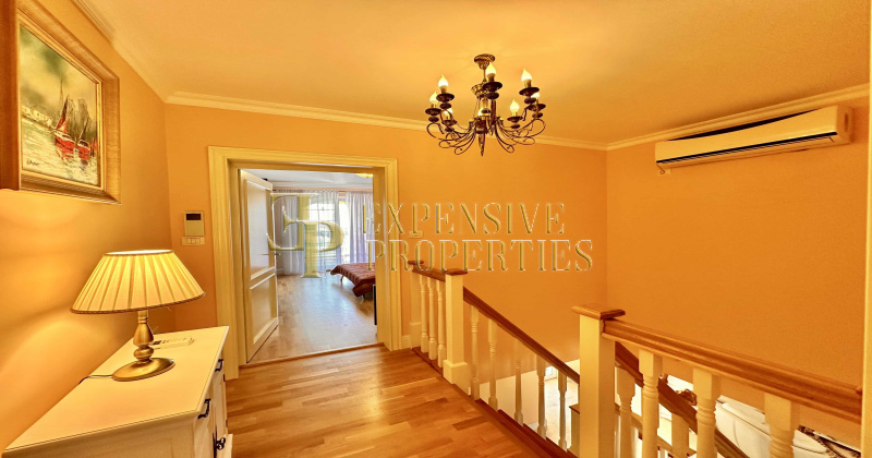 Casa de vanzare în Mamaia Nord | Vila de vanzare cu 8 camere: Promenada: hol